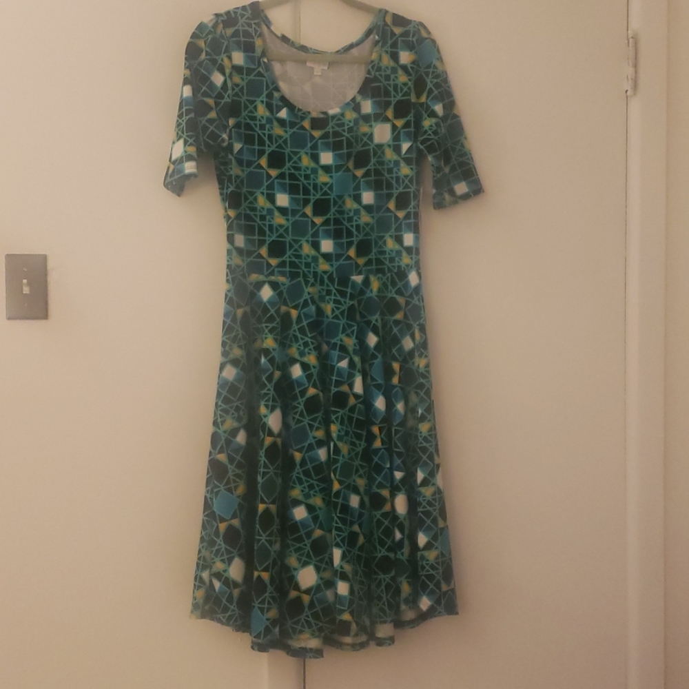 LuLaRoe Nicole dress size L